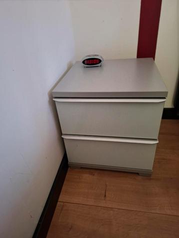 Goossens nachtkastjes 2 stuks, grijs, alu, melkglas beschikbaar voor biedingen