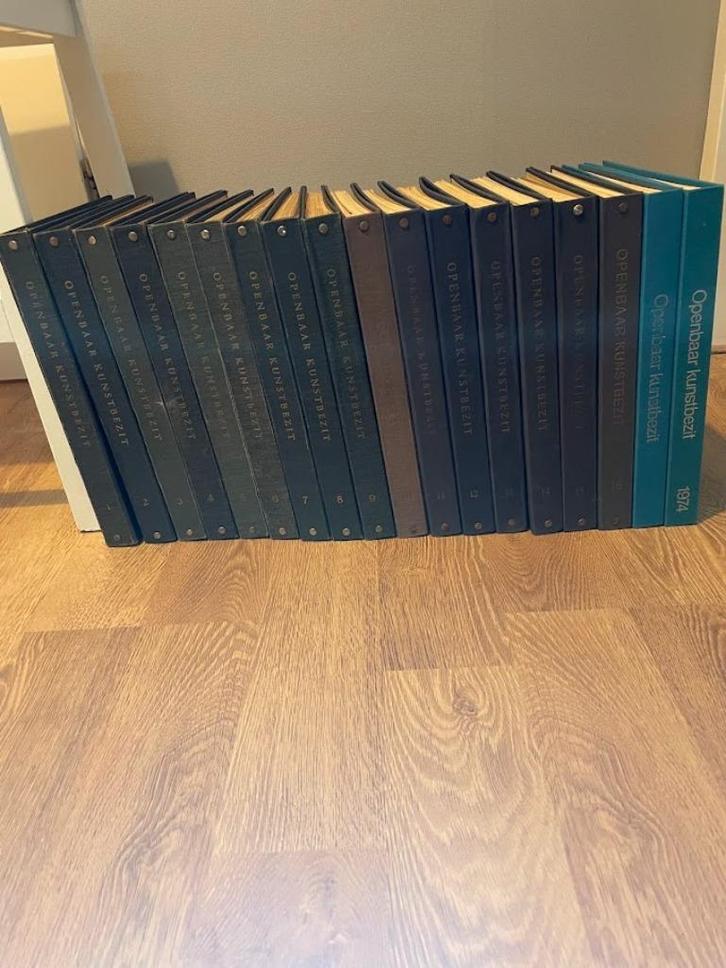 14 boeken Openbaar Kunstbezit. Losbladig in ringband, Boeken, Kunst en Cultuur | Beeldend, Gelezen, Schilder- en Tekenkunst, Ophalen of Verzenden