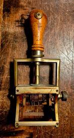 Vintage messing datumstempel, Ophalen of Verzenden