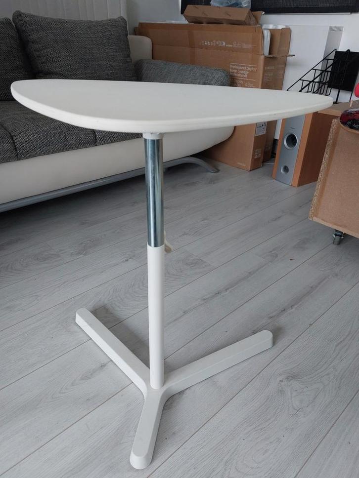 Bijzettafel - laptoptafel  Wit - Verstelbaar, Huis en Inrichting, Tafels | Bijzettafels, Zo goed als nieuw, Ovaal, 45 tot 60 cm