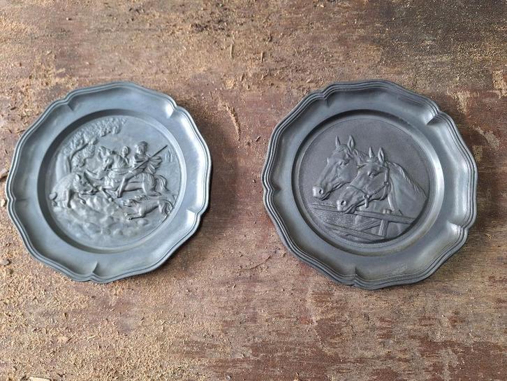2x tinnen bord met opdruk, Antiek en Kunst, Antiek | Tin, Ophalen of Verzenden