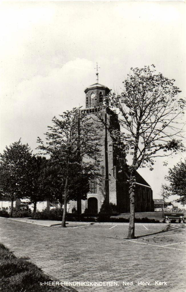 s-Heer-Hendrikskinderen, Ned. Herv. Kerk - 1981 gelopen, Verzamelen, Ansichtkaarten | Nederland, Gelopen, Zeeland, Voor 1920, Ophalen of Verzenden