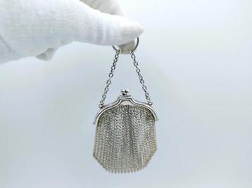 Zilveren beugeltasje met maliënkolder, Londen, 1915 beschikbaar voor biedingen