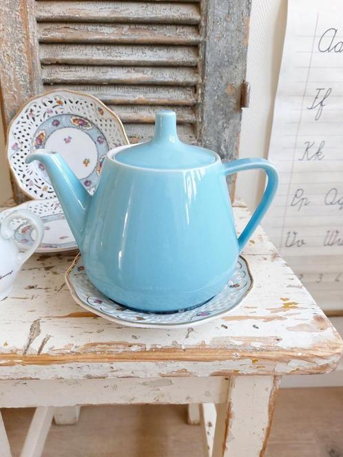 Prachtige pastelblauwe koffie/theepot van Nelle, Antiek en Kunst, Antiek | Servies los, Ophalen of Verzenden