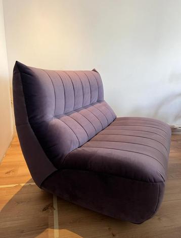 Loveseat home stock Theodore Paars beschikbaar voor biedingen