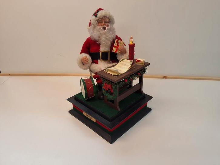 Kerstman Achter Bureau van Holiday Creations., Diversen, Kerst, Zo goed als nieuw, Ophalen of Verzenden