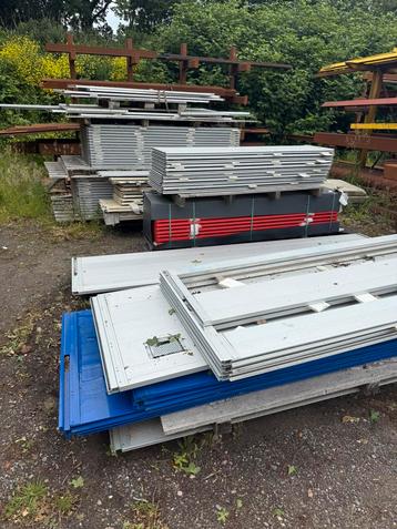 Partij aluminium vrachtwagenschotten / opbouwpanelen beschikbaar voor biedingen