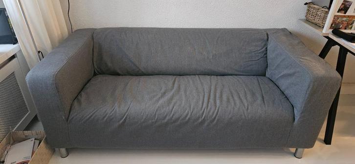 KLIPPAN 2-zitsbank, Grijs, Huis en Inrichting, Banken | Bankstellen, Gebruikt, Rechte bank, Tweepersoons, 150 tot 200 cm, 75 tot 100 cm