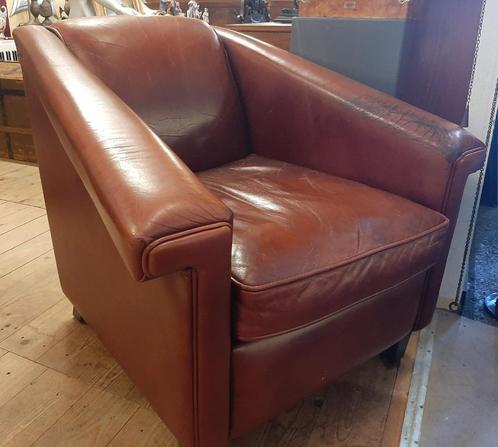 Mooie oude echte lederen fauteuil of rookstoel stoere stoel, Huis en Inrichting, Fauteuils, Gebruikt, 50 tot 75 cm, Minder dan 75 cm