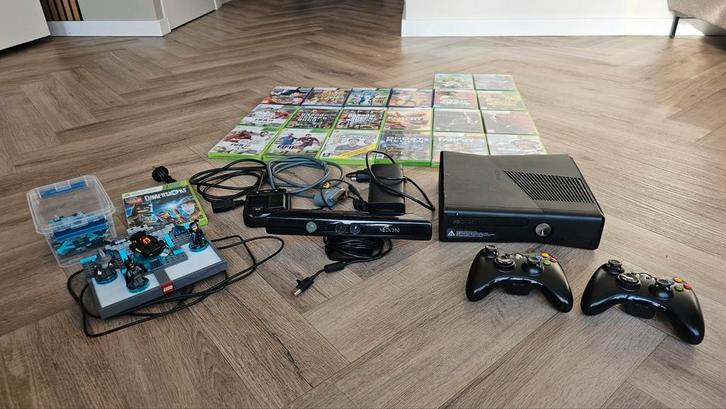 Xbox 360 Compleet Pakket met Kinect en games, Spelcomputers en Games, Games | Xbox 360, Zo goed als nieuw, Avontuur en Actie, 2 spelers