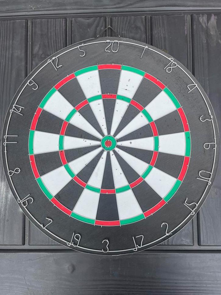 Dartboard, Sport en Fitness, Darts, Zo goed als nieuw, Dartbord, Ophalen of Verzenden