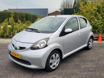 Toyota Aygo 1.0 12V 5DRS | CV | Elek Ramen | Carplay beschikbaar voor biedingen