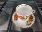Vintage kop en schotel met bloemmotief, Ophalen