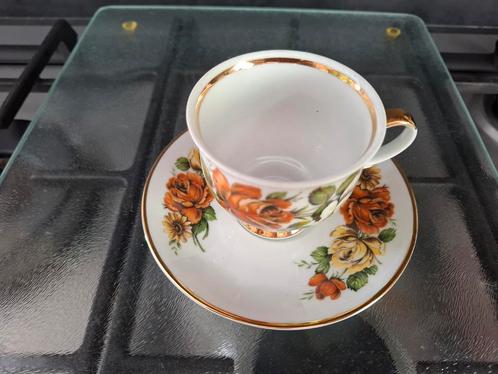 Vintage kop en schotel met bloemmotief, Antiek en Kunst, Antiek | Servies los, Ophalen