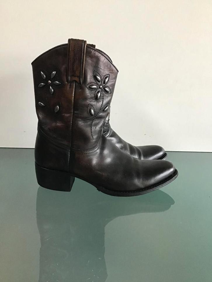 GRATIS VERZENDEN | SENDRA kekke bruine laarzen 37, Kleding | Dames, Schoenen, Zo goed als nieuw, Lage of Enkellaarzen, Bruin, Verzenden