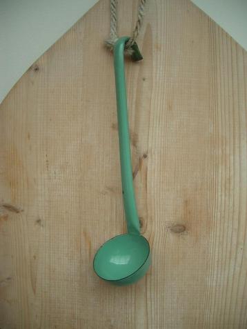 brocante landelijk lepel groen emaille sauslepel oud oude beschikbaar voor biedingen