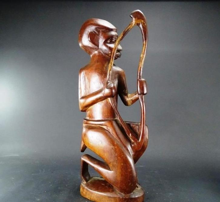 Grote uit coromandelhout gesneden Jager (55cm), Antiek en Kunst, Kunst | Niet-Westerse kunst, Verzenden