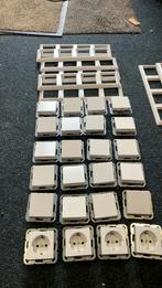 Schakelmateriaal jung, Ophalen, Stopcontact