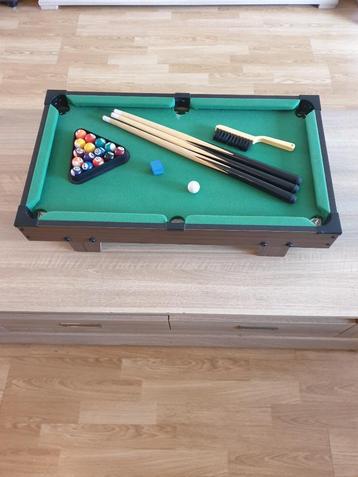 Mini tafelbiljard - Geheel compleet beschikbaar voor biedingen