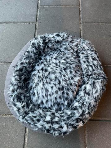 Krabpaal + kattenkussen beschikbaar voor biedingen