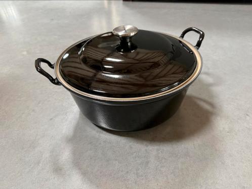 Le Creuset Faitout 32 cm- Zwart | Zo goed als nieuw, Huis en Inrichting, Keuken | Potten en Pannen, Zo goed als nieuw, Koekenpan of Braadpan