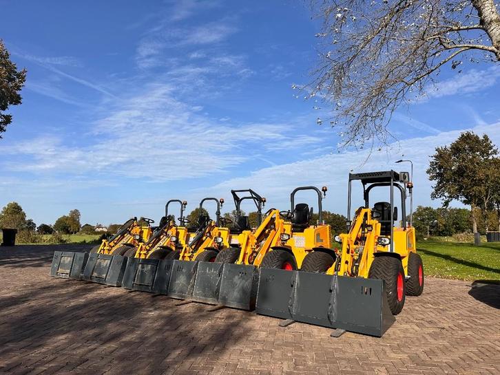 Te HUUR Shovels, Zakelijke goederen, Machines en Bouw | Tuin, Park en Bosbouw, Ophalen of Verzenden