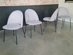 Eettafel met 4 stoelen.. in nette staat. 200cm lang, Huis en Inrichting, Tafels | Eettafels, Xx, Xx, Teakhout, 200 cm of meer