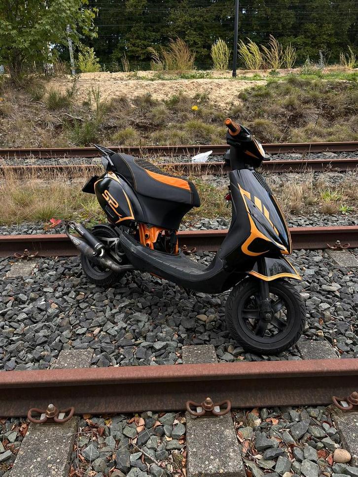 Piaggio zip 70cc, Fietsen en Brommers, Scooters | Piaggio, Zo goed als nieuw, Zip, Maximaal 45 km/u, Tweetakt, Ophalen