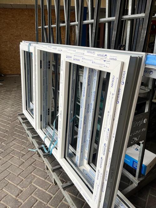 Kunstof kozijnen 2x ral 9010 met nerf NIEUW verkeerd besteld, Doe-het-zelf en Verbouw, Kozijnen en Schuifpuien, Nieuw, Raamkozijn