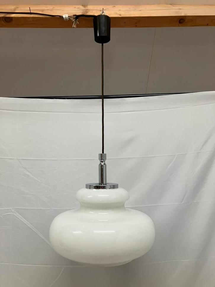 Vintage opaline hanglamp van Hustadt Leuchten prachtig licht, Huis en Inrichting, Lampen | Hanglampen, Gebruikt, Minder dan 50 cm