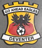 Go Ahead Eagles 3D logo van hout – 38 cm – Deventer, Verzenden, Nieuw, Overige binnenlandse clubs, Overige typen