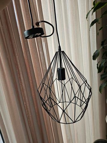 Moderne Hanglamp met Geometrisch Design beschikbaar voor biedingen
