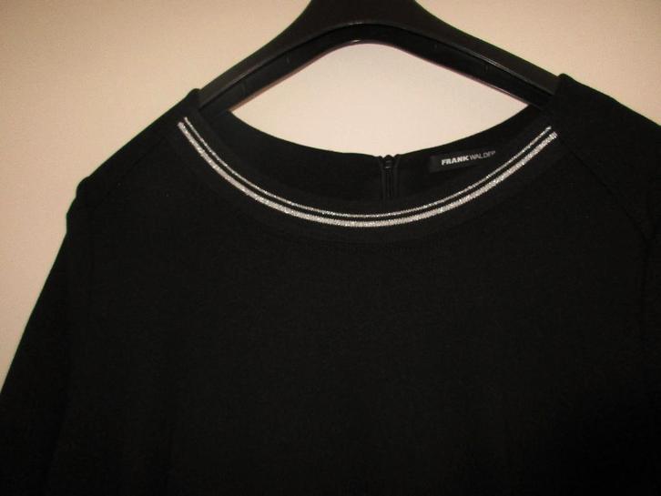 Super mooie zwarte jurk maat 44 merk Frank Walder., Kleding | Dames, Jurken, Zo goed als nieuw, Maat 42/44 (L), Zwart, Knielengte