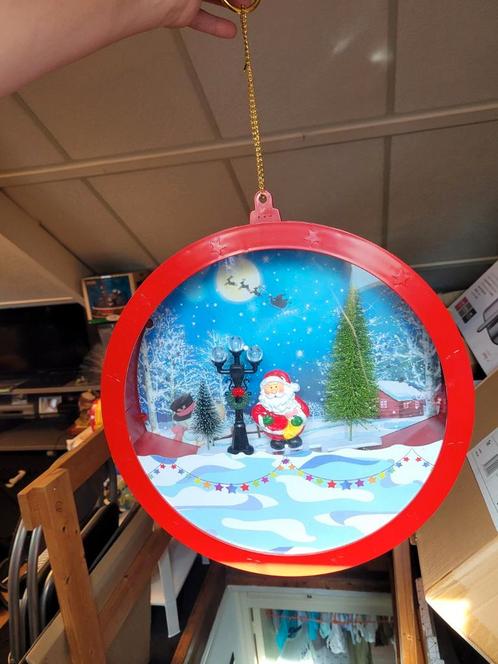 Grote kerst hanger decoratie met vallende sneeuw, Diversen, Kerst, Zo goed als nieuw, Ophalen of Verzenden