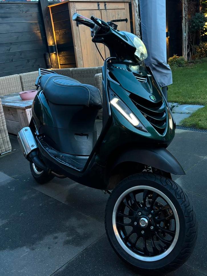 Zip 180cc, Fietsen en Brommers, Scooters | Piaggio, Zo goed als nieuw, Zip, Benzine, Ophalen of Verzenden