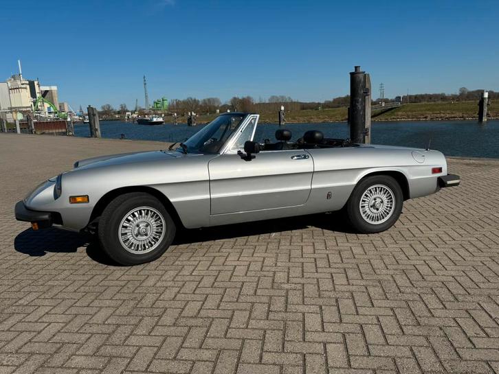 Spider Veloce  2 LTR  5SPEED 1979 INRUIL MOGELIJK, Auto's, Alfa Romeo, Particulier, Te koop, Spider, Radio, Benzine, Cabriolet