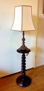 Tafellamp Antiek Messing
voet 35 cm hoog. Kap 32.5 cm.hoog
K, Ophalen of Verzenden, Zo goed als nieuw, Minder dan 50 cm