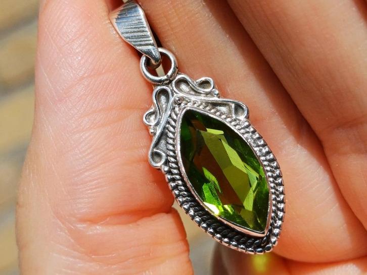 Vanoli Kleine 925 zilveren kettinghanger met peridot, Sieraden, Tassen en Uiterlijk, Kettinghangers, Nieuw, Zilver, Groen, Met edelsteen