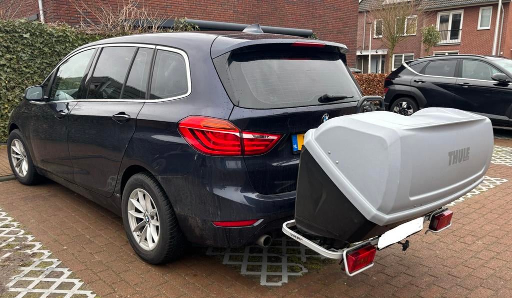 Te huur: Thule trekhaakkoffer kantelbaar 420ltr inhoud, Auto diversen, Dakkoffers, Ophalen, Gebruikt