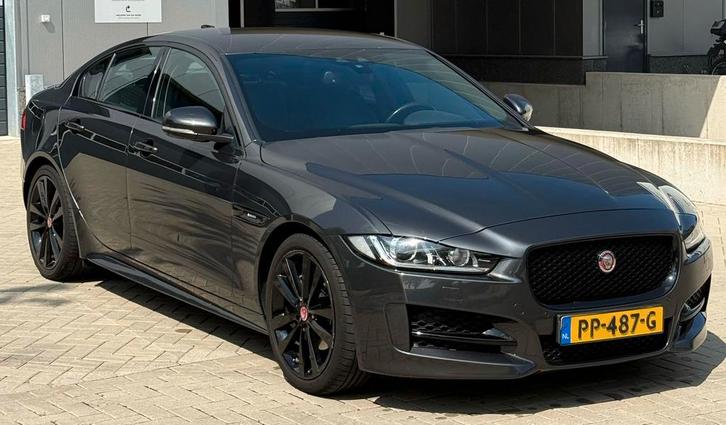 JAGUAR XE 20d 2.0 225PK AUTOMAAT BJ2017 GREY METALLIC, Auto's, Jaguar, Bedrijf, XE, ABS, Airbags, Airconditioning, Alarm, Apple Carplay