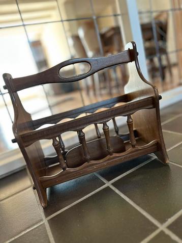 Vintage houten kranten- / tijdschriftenhouder – €25 beschikbaar voor biedingen