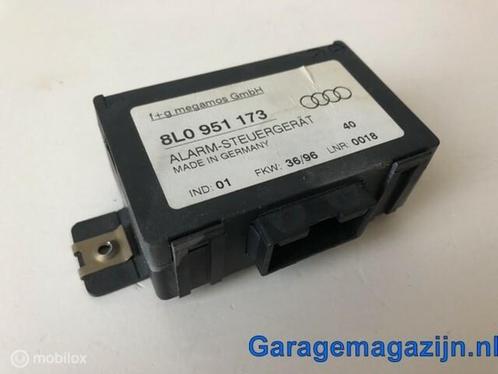 Alarmmodule bewegingsmelder audi 8L0851173 748010101, Auto-onderdelen, Elektronica en Kabels, Audi, Gebruikt, Ophalen of Verzenden