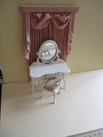 poppenhuis HuaMei kaptafel met krukje en achtergrond, Ophalen of Verzenden, Gebruikt, Decoratie