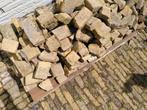 Gratis Waaltjes, Friese geeltjes (oude gebakken stenen), Tuin en Terras, Ophalen, Gebruikt, Natuursteen, Klinkers