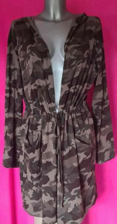 z.g.a.n.!! Stoere Legergroen hoodie camouflagevest Mt 40, Kleding | Dames, Overige Dameskleding, Zo goed als nieuw, Ophalen of Verzenden