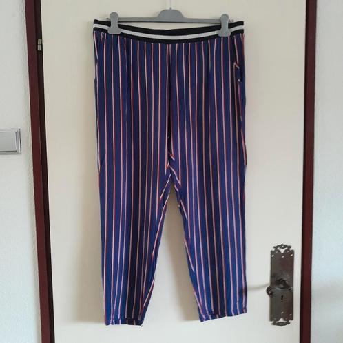 Fijne zomerbroek van Jazlyn in maat XXL   3 euro  ZGAN, Kleding | Dames, Broeken en Pantalons, Zo goed als nieuw, Maat 46/48 (XL) of groter
