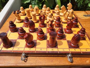 Mooi houten schaakspel  beschikbaar voor biedingen