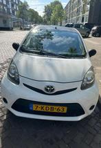 Toyota Aygo 1.0 12V Vvt-i 5DRS 2013 Wit, Auto's, Toyota, Voorwielaandrijving, 4 stoelen, Origineel Nederlands, Handgeschakeld