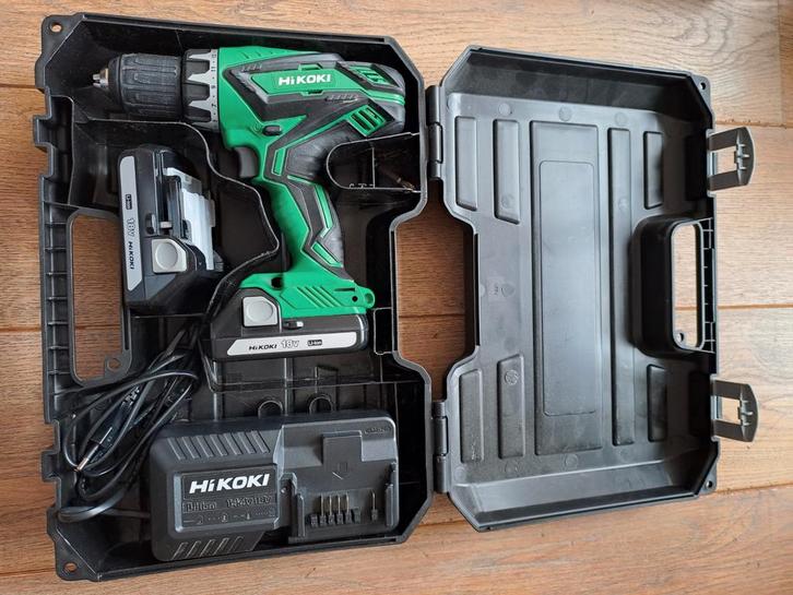 Hikoki Boor- en Schroefmachine + Hitachi Decoupeerzaag, Doe-het-zelf en Verbouw, Gereedschap | Boormachines, Zo goed als nieuw