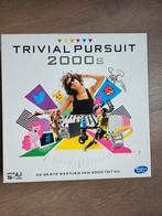 Trivial Pursuit 2000s Editie, Hobby en Vrije tijd, Gezelschapsspellen | Bordspellen, Vijf spelers of meer, Ophalen of Verzenden
